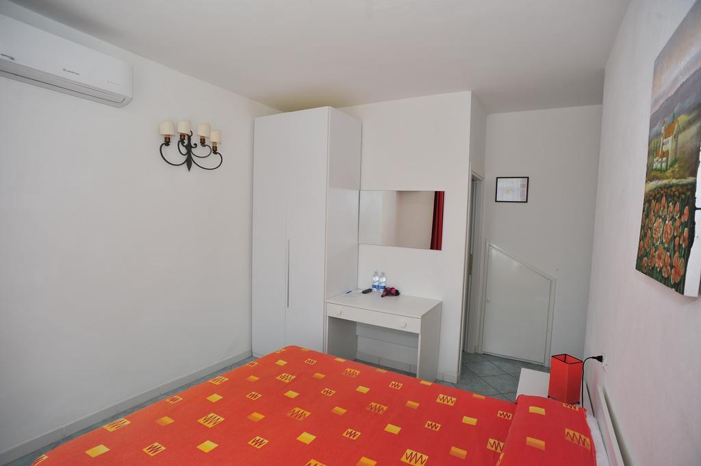 Albergo Dei 10 Colori Прокио Екстериор снимка