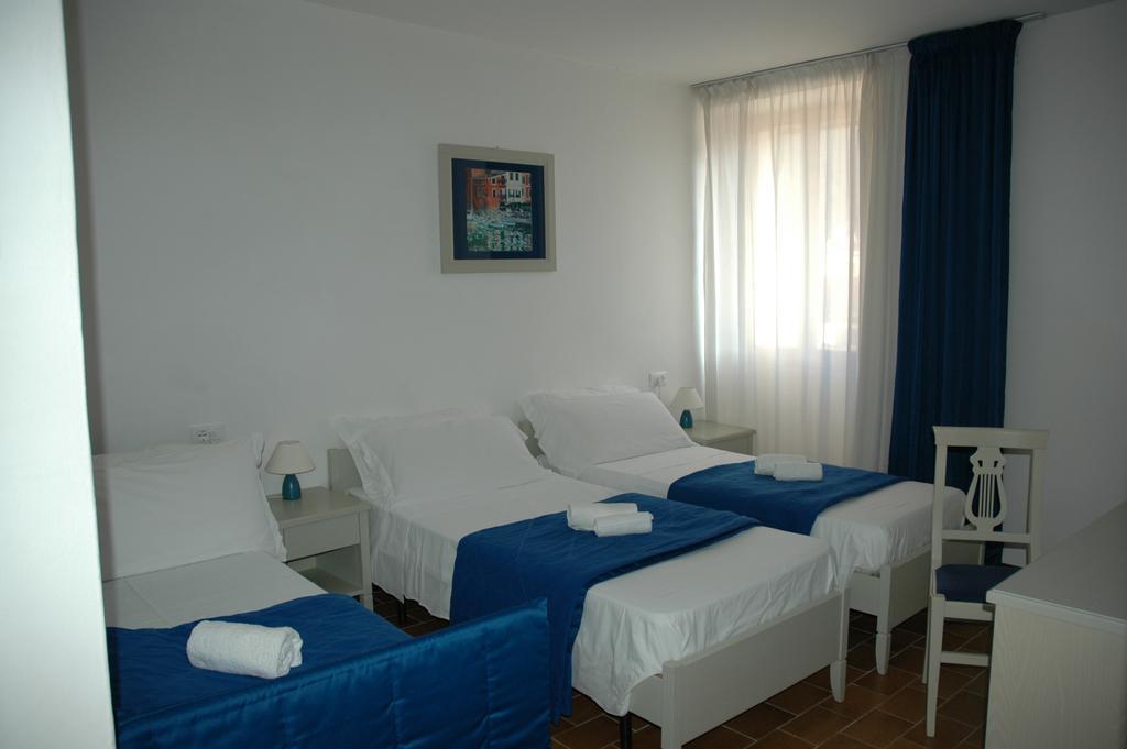 Albergo Dei 10 Colori Прокио Екстериор снимка