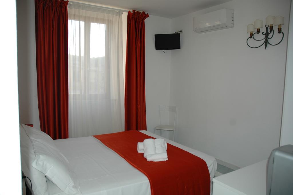 Albergo Dei 10 Colori Прокио Екстериор снимка