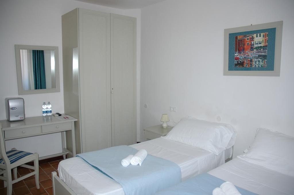 Albergo Dei 10 Colori Прокио Екстериор снимка