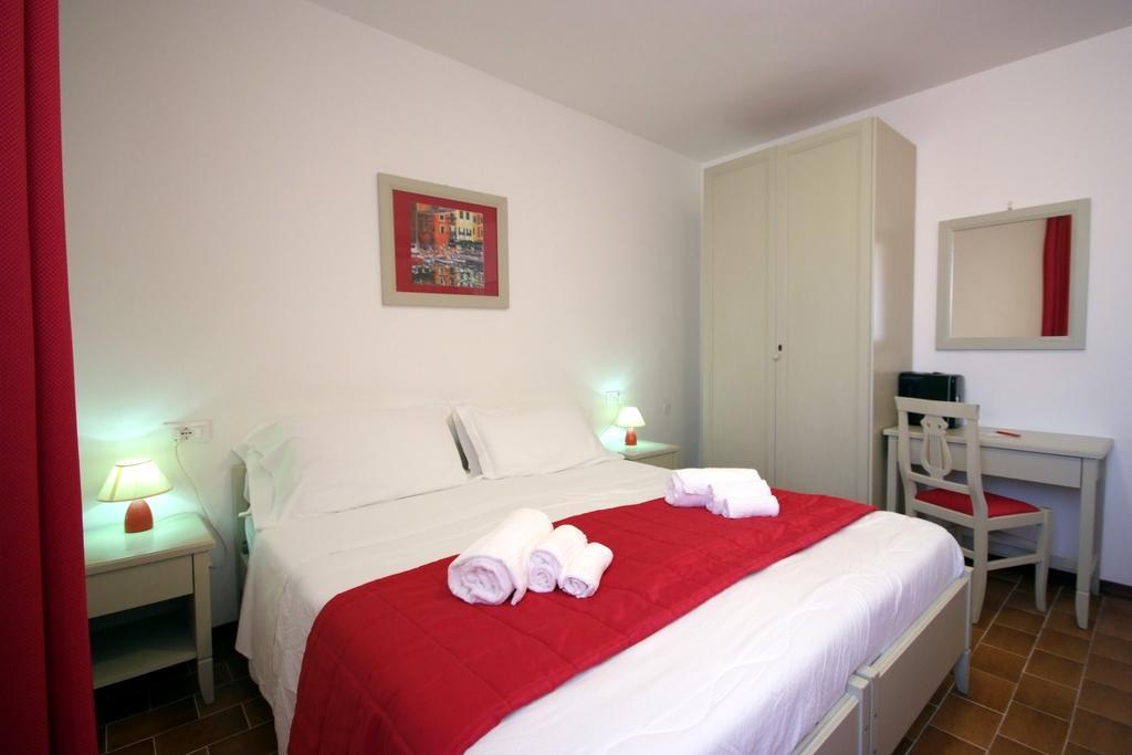 Albergo Dei 10 Colori Прокио Екстериор снимка