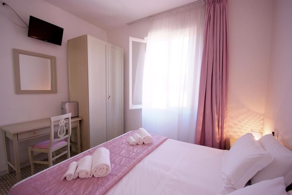 Albergo Dei 10 Colori Прокио Екстериор снимка