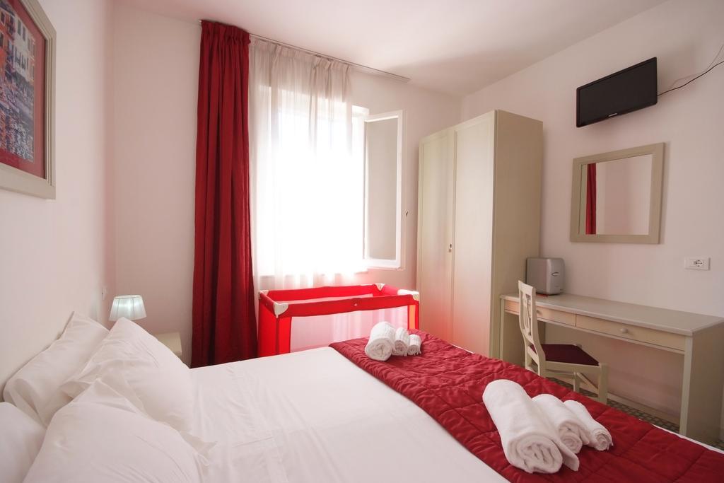 Albergo Dei 10 Colori Прокио Екстериор снимка