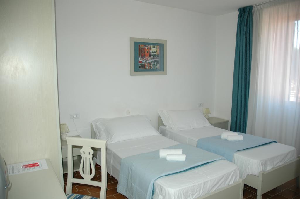 Albergo Dei 10 Colori Прокио Екстериор снимка
