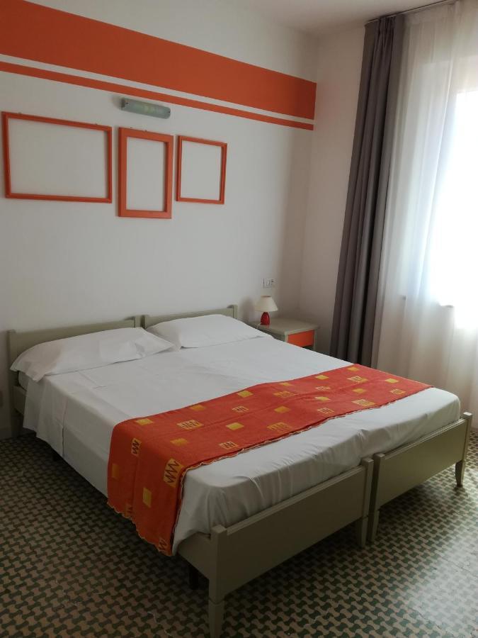 Albergo Dei 10 Colori Прокио Екстериор снимка