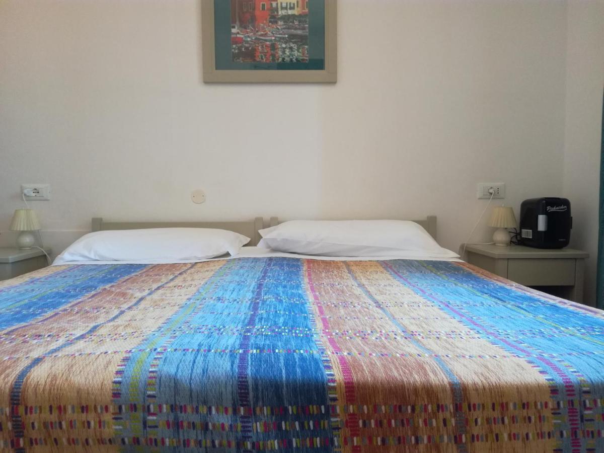 Albergo Dei 10 Colori Прокио Екстериор снимка